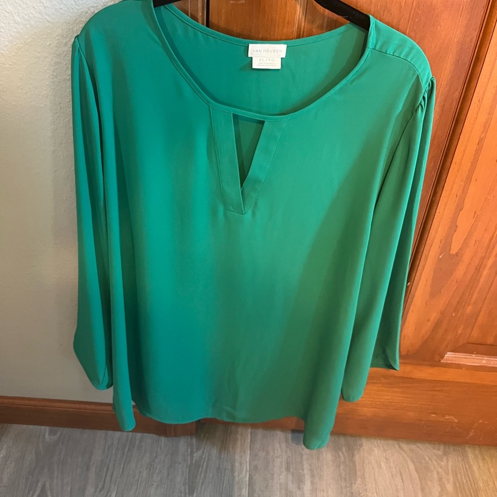 Van Heusen Green Blouse with Keyhole Neckline and 3/4 Sleeves